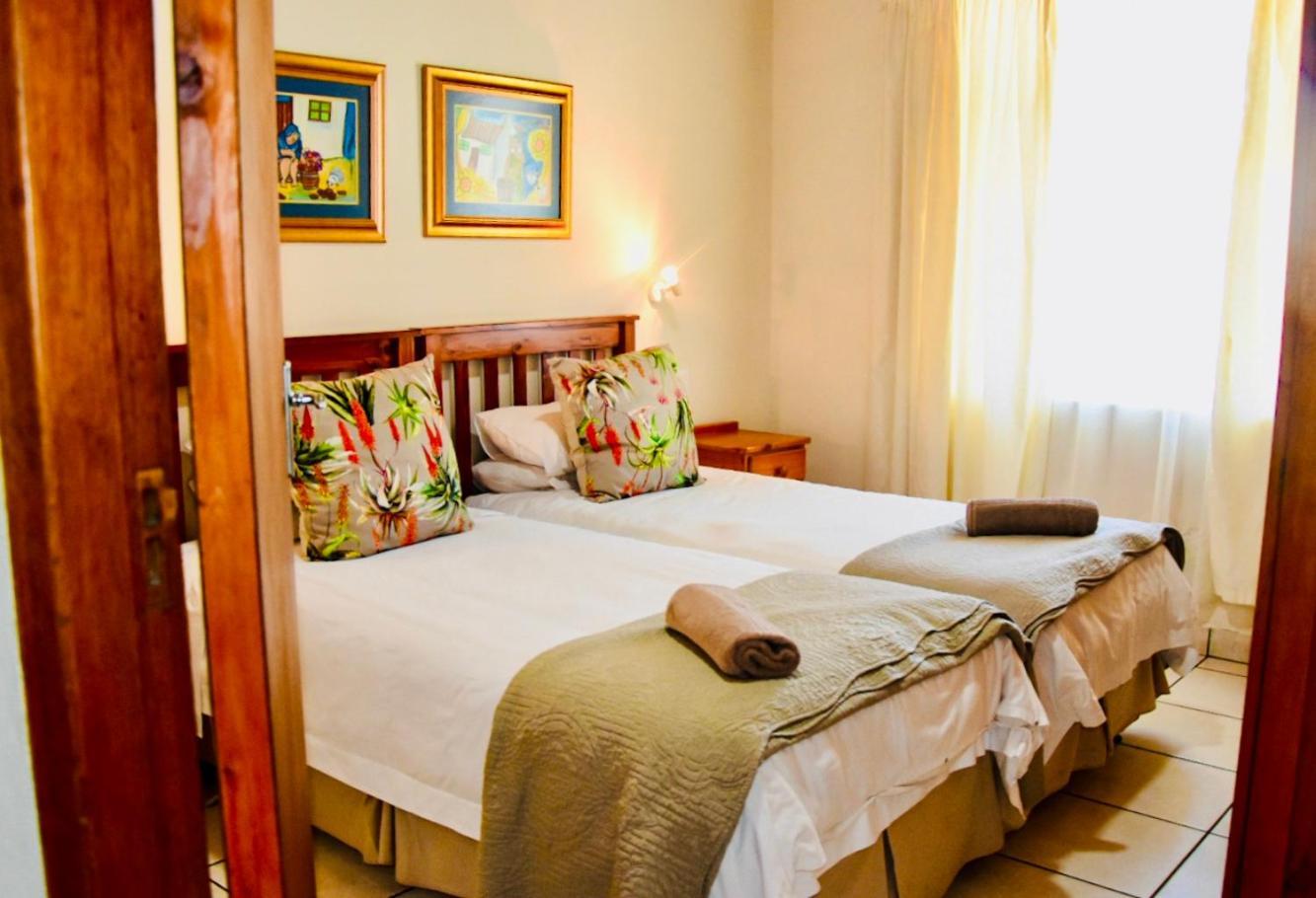 Donkin Country House Бофорт Уест Екстериор снимка