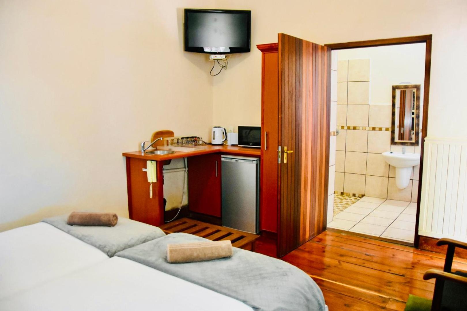 Donkin Country House Бофорт Уест Екстериор снимка